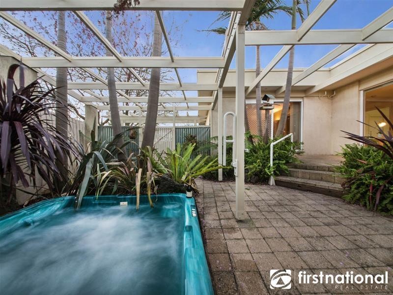14 Glendale Crescent, Berwick VIC 3806