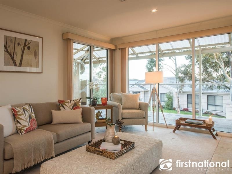 14 Glendale Crescent, Berwick VIC 3806