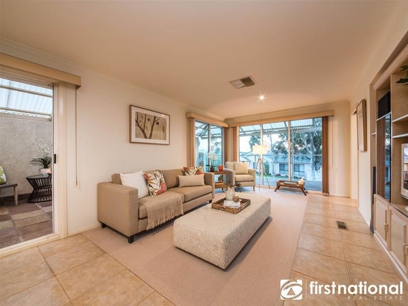 14 Glendale Crescent, Berwick VIC 3806