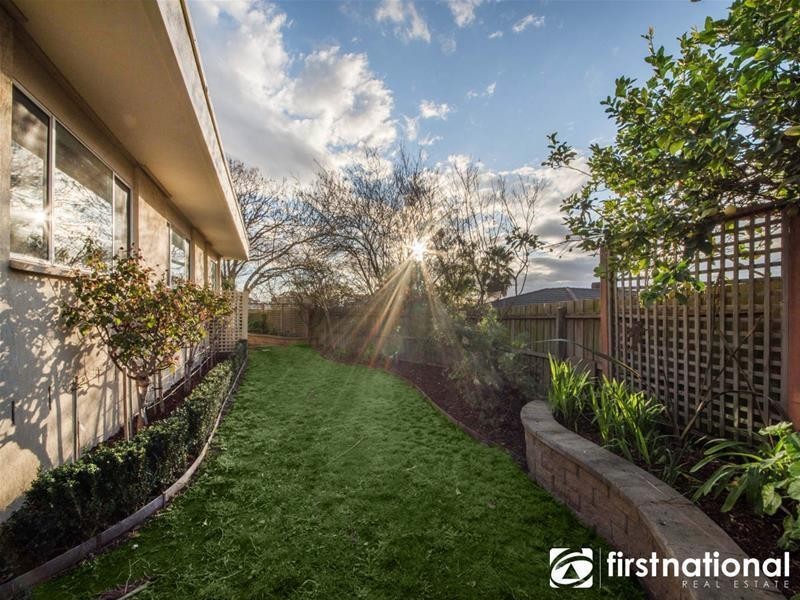 14 Glendale Crescent, Berwick VIC 3806