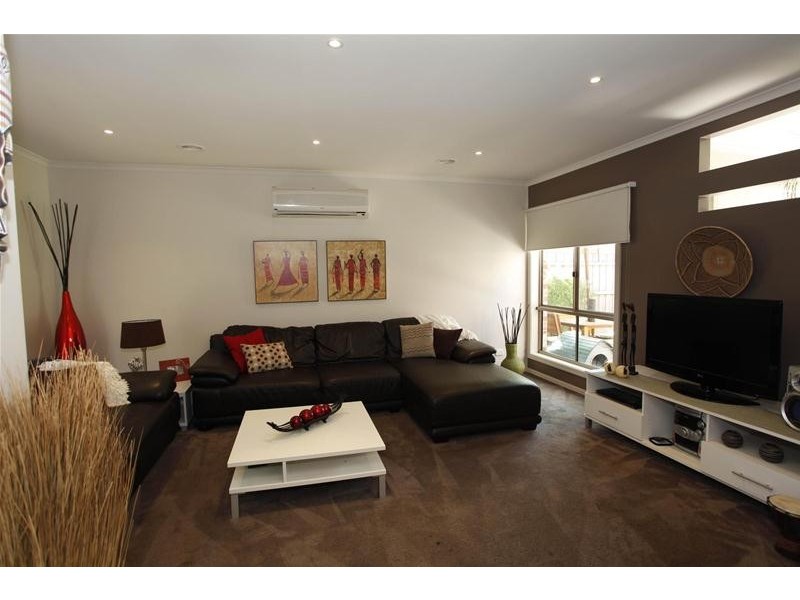 1/57 Wallace Street, Beaconsfield VIC 3807