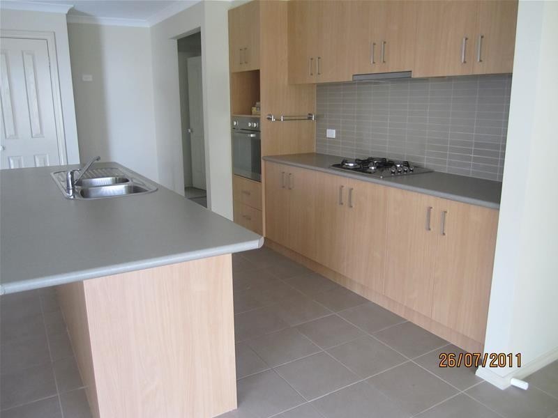 20 McCallum Drive, Cranbourne East VIC 3977