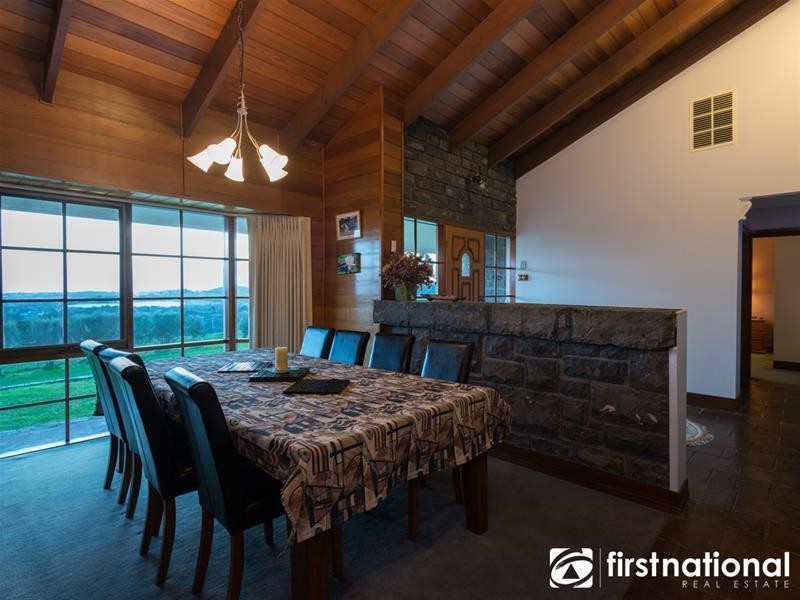 2 Blackstone Lane, Narre Warren East VIC 3804