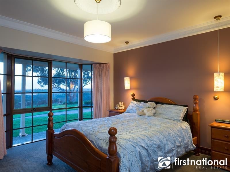 2 Blackstone Lane, Narre Warren East VIC 3804