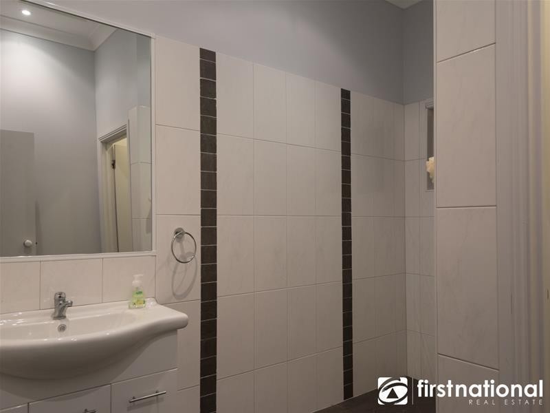 2 Blackstone Lane, Narre Warren East VIC 3804