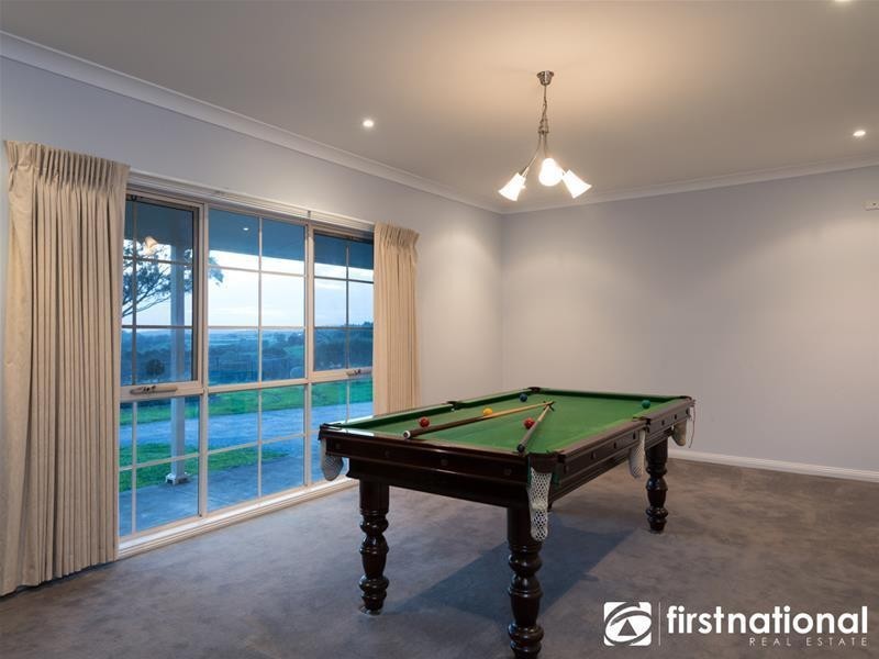 2 Blackstone Lane, Narre Warren East VIC 3804