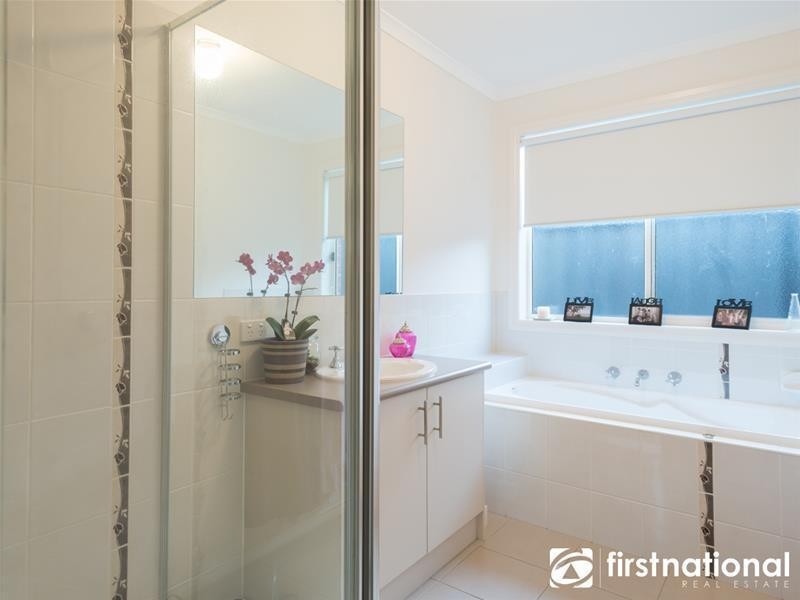 13 Windermere Boulevard, Pakenham VIC 3810