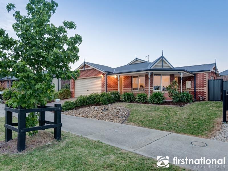 13 Windermere Boulevard, Pakenham VIC 3810