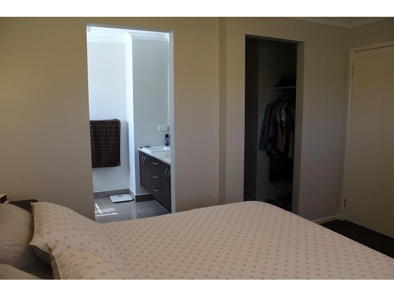 19 Manhattan Drive, Officer VIC 3809