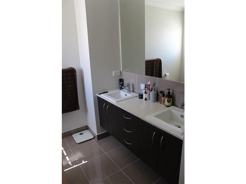 19 Manhattan Drive, Officer VIC 3809