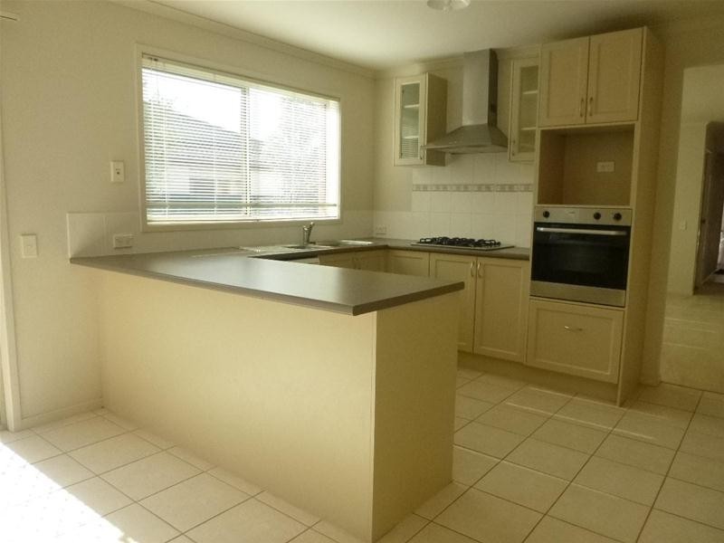 21 Lansbury Drive, Narre Warren South VIC 3805