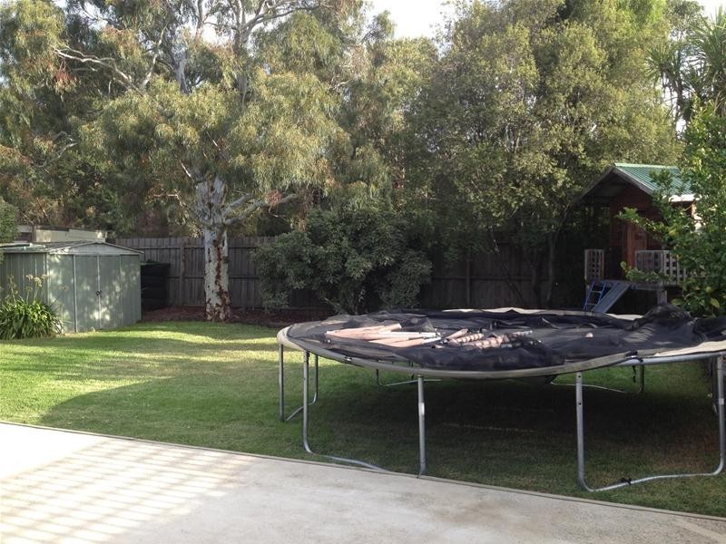 25 Coolong Avenue, Berwick VIC 3806