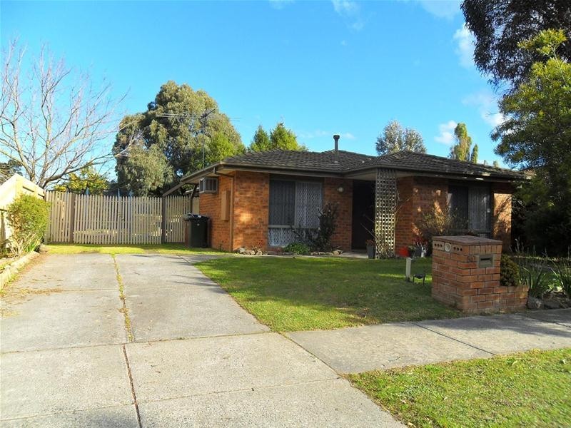 50 Collins Crescent, Berwick VIC 3806