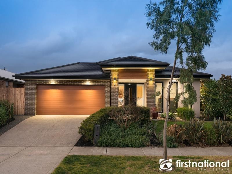 9 Edenbrook Circuit, Pakenham VIC 3810