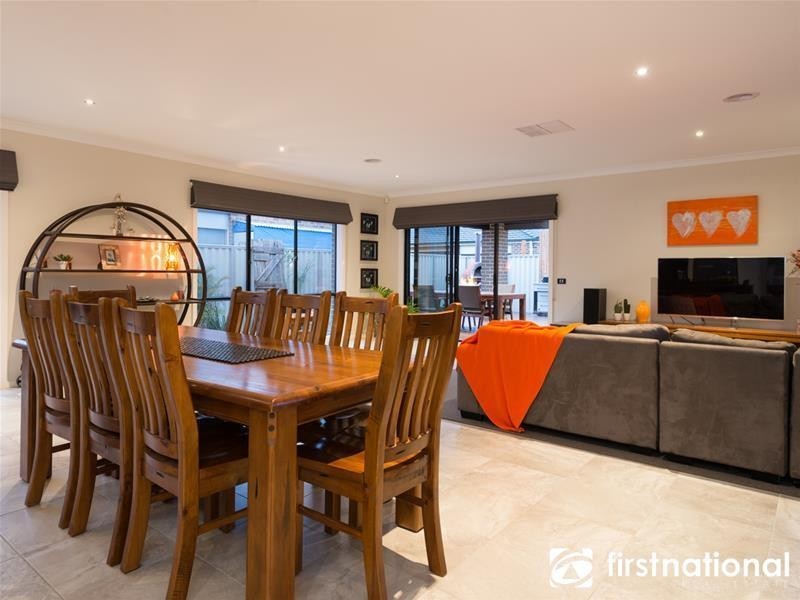 9 Edenbrook Circuit, Pakenham VIC 3810