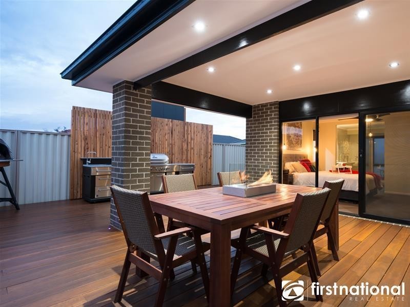 9 Edenbrook Circuit, Pakenham VIC 3810