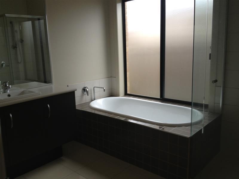 9 Middleton Grove, Berwick VIC 3806