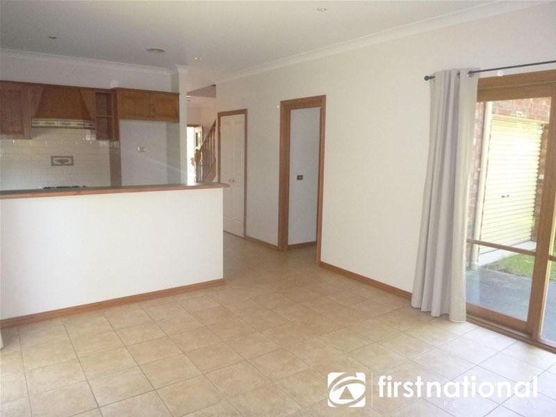 4/8-13 Adelaide Close, Berwick VIC 3806