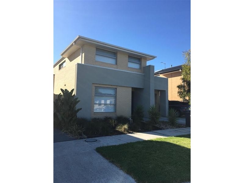 31 McEwan Drive, Cranbourne East VIC 3977