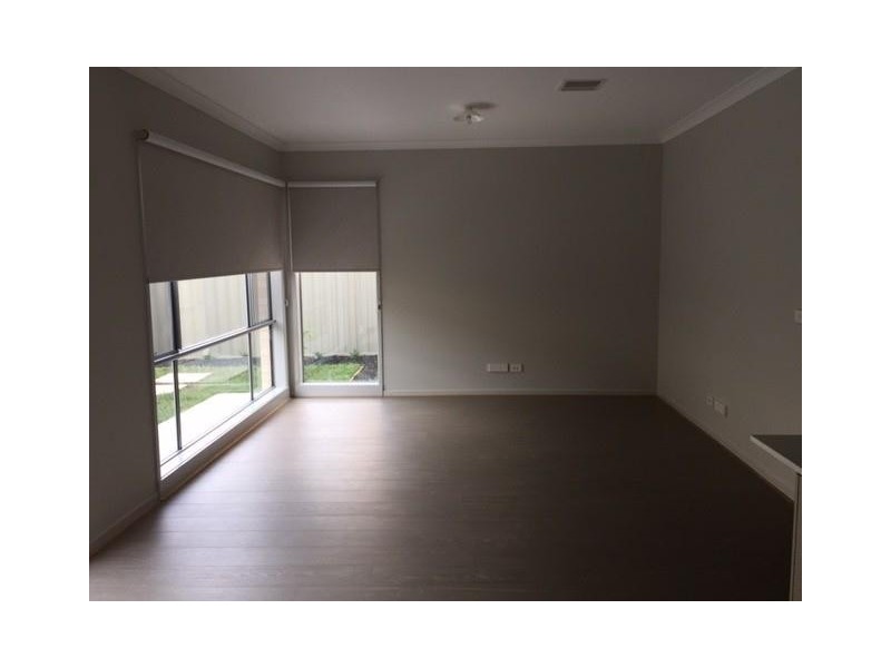 31 McEwan Drive, Cranbourne East VIC 3977