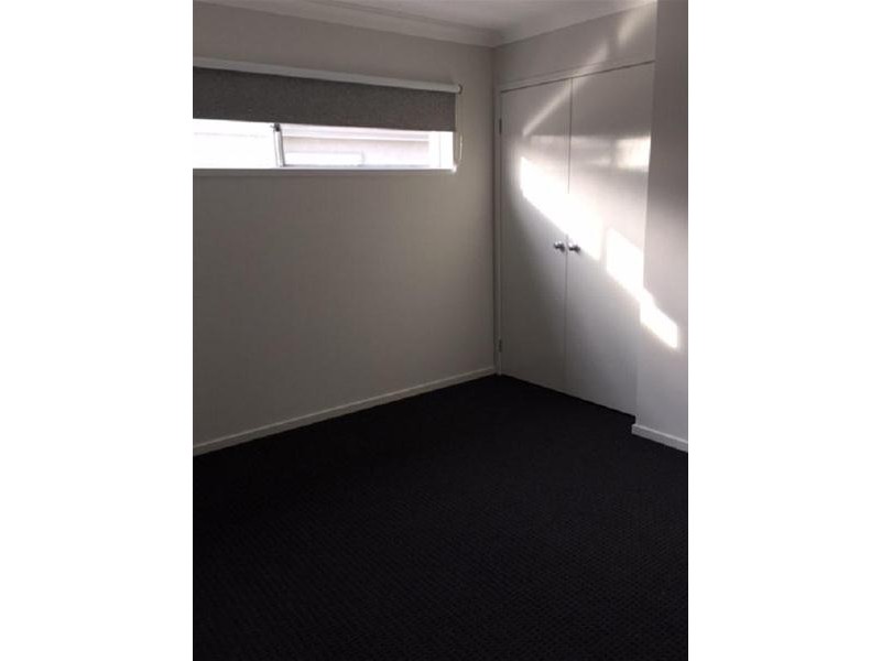 31 McEwan Drive, Cranbourne East VIC 3977