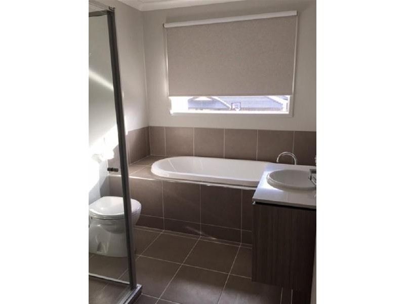 31 McEwan Drive, Cranbourne East VIC 3977