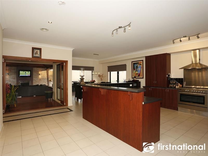 15 Champagne Grove, Narre Warren South VIC 3805