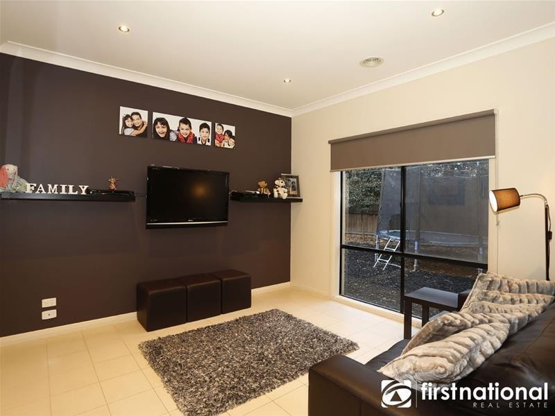 15 Champagne Grove, Narre Warren South VIC 3805