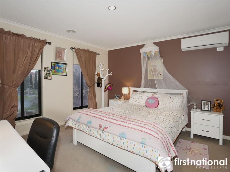 15 Champagne Grove, Narre Warren South VIC 3805