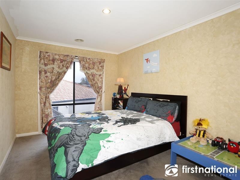 15 Champagne Grove, Narre Warren South VIC 3805