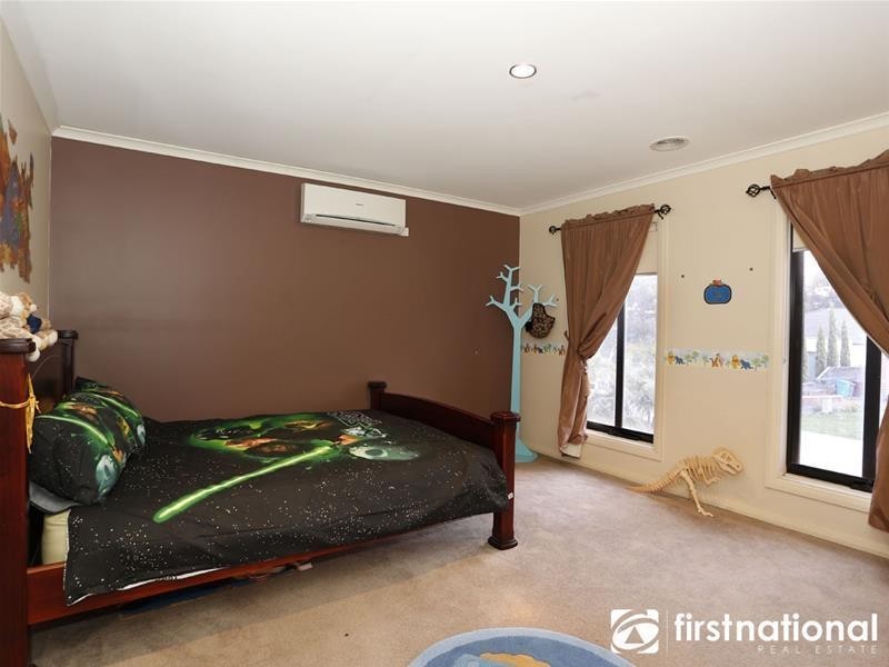 15 Champagne Grove, Narre Warren South VIC 3805