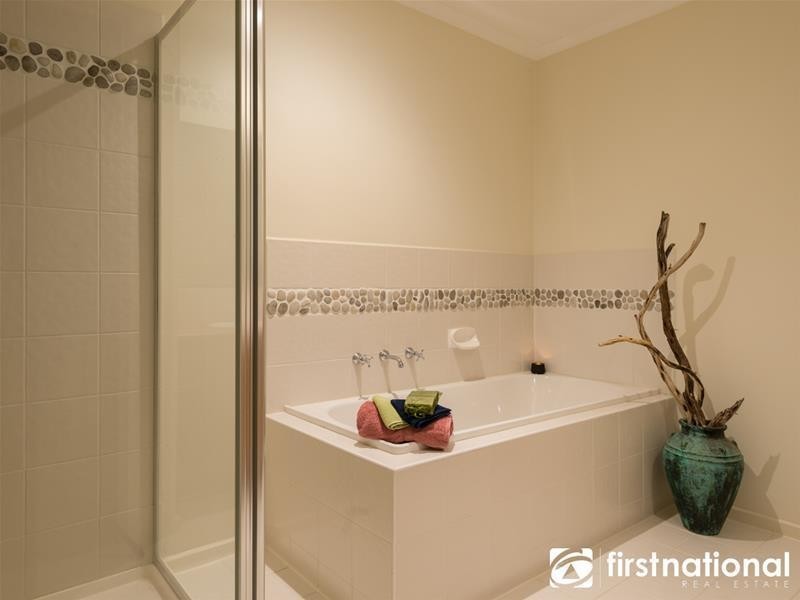 10 Reid  Mews, Berwick VIC 3806