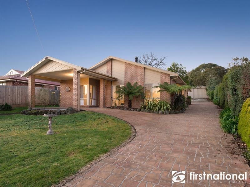 12 Railway Avenue, Garfield VIC 3814