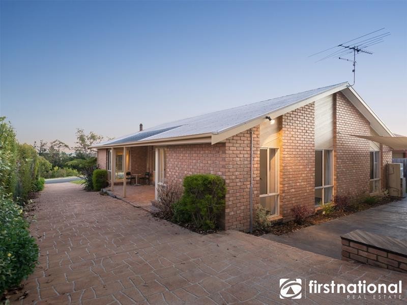12 Railway Avenue, Garfield VIC 3814