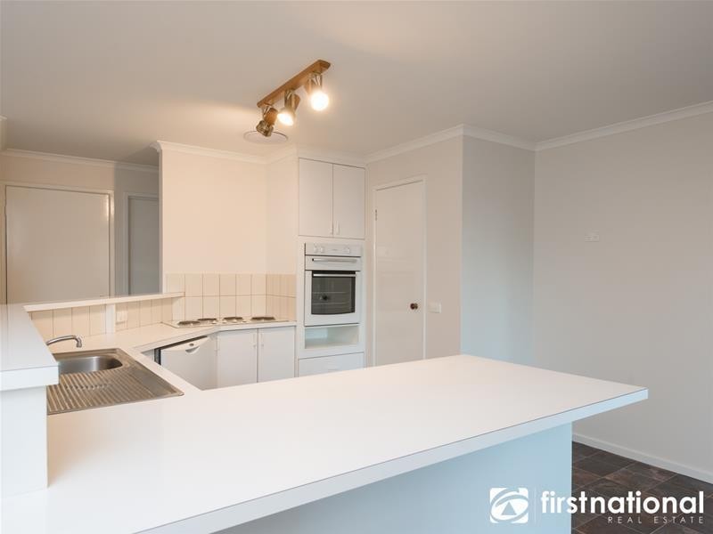 12 Railway Avenue, Garfield VIC 3814