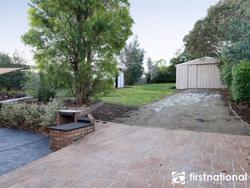 12 Railway Avenue, Garfield VIC 3814