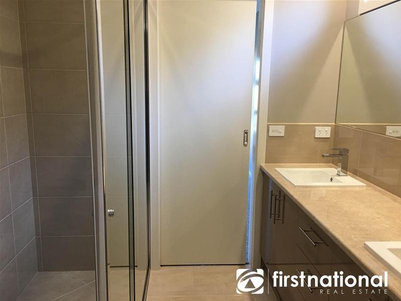 30 Kite Street, Clyde North VIC 3978