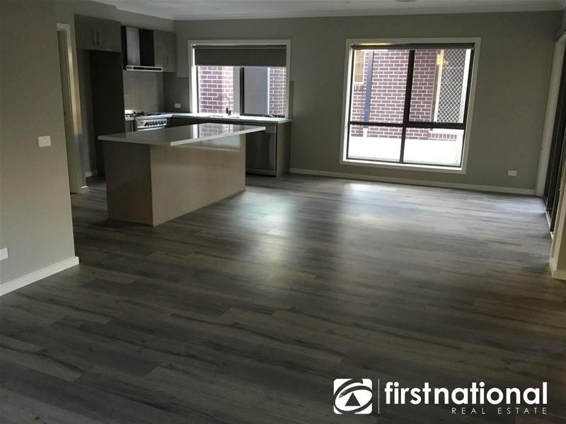 30 Kite Street, Clyde North VIC 3978