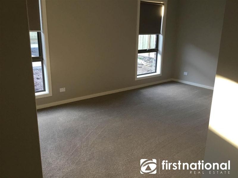 30 Kite Street, Clyde North VIC 3978