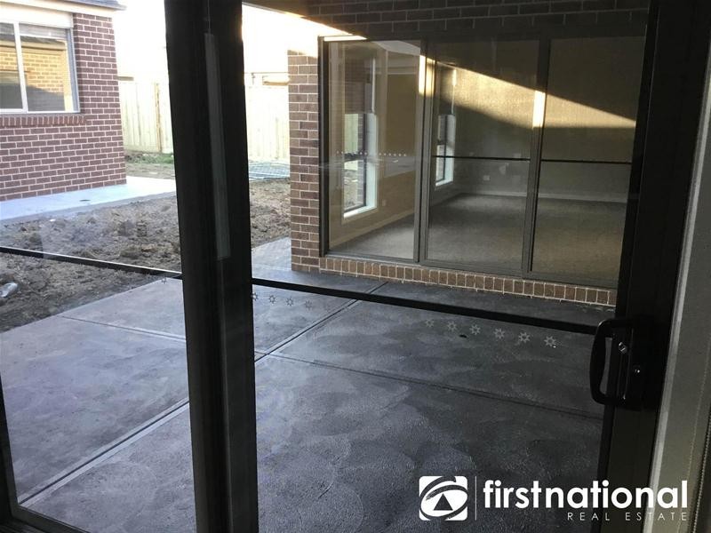 30 Kite Street, Clyde North VIC 3978