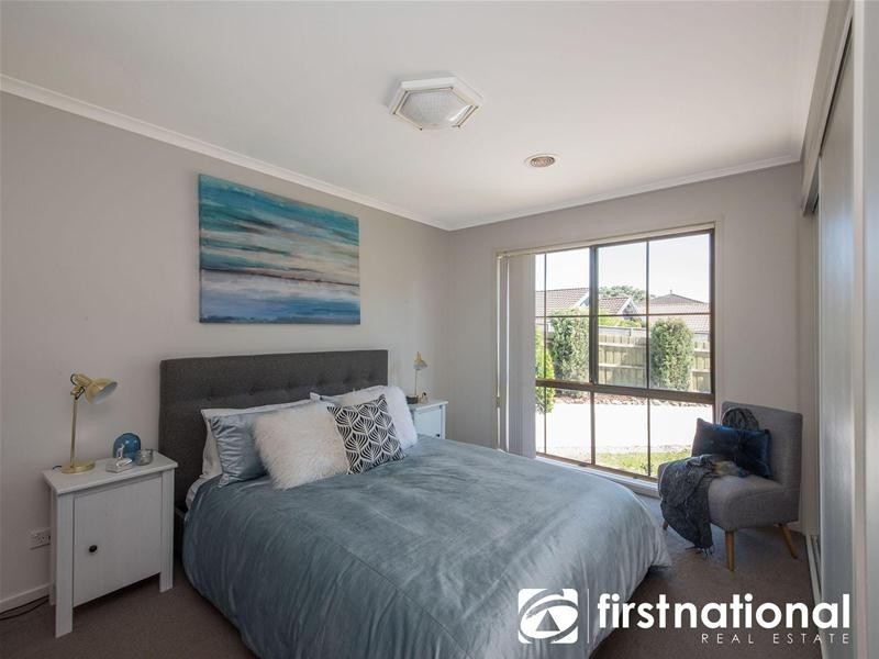 10 Ashton Rise, Narre Warren South VIC 3805