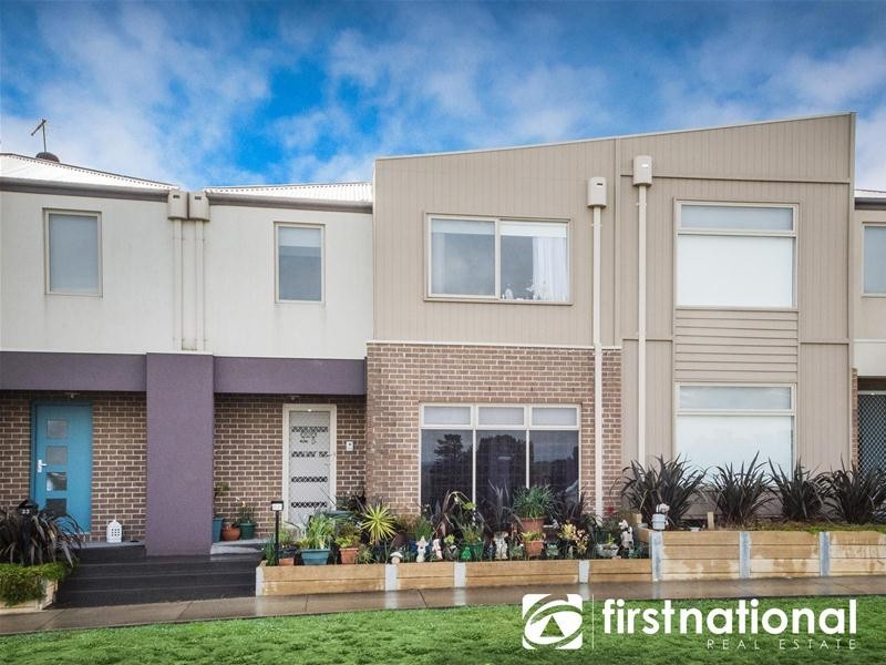 35 Atlantic Drive, Pakenham VIC 3810