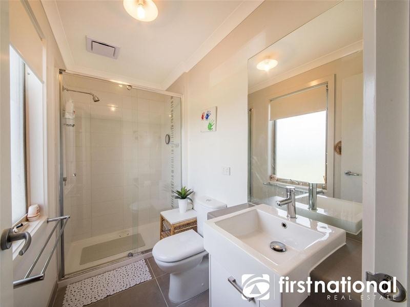 35 Atlantic Drive, Pakenham VIC 3810