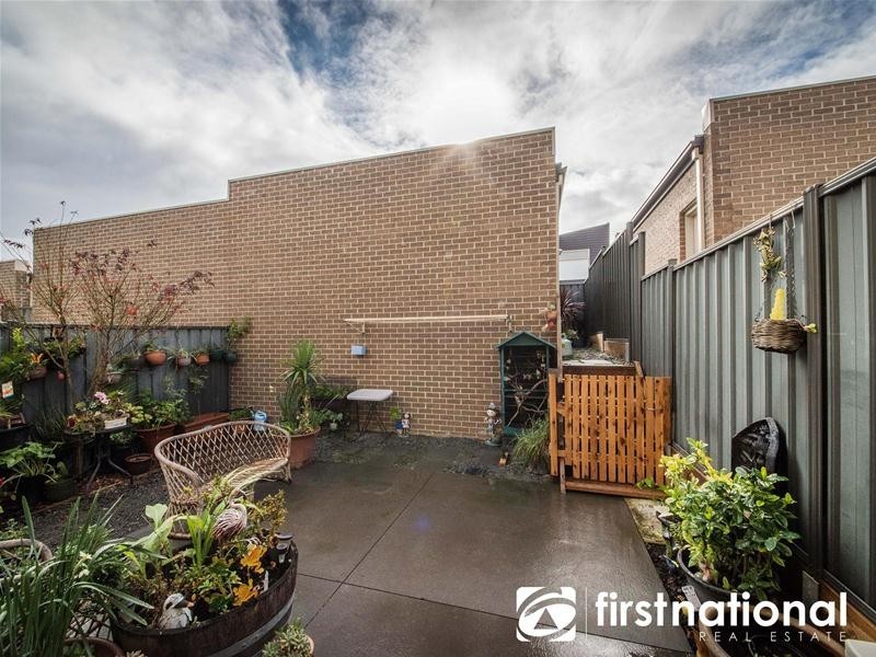 35 Atlantic Drive, Pakenham VIC 3810