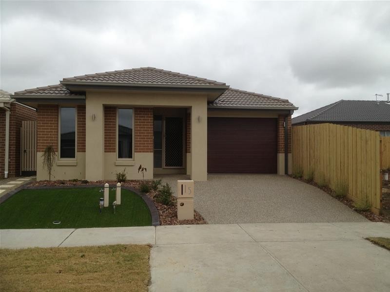 15 Cerise Street, Officer VIC 3809