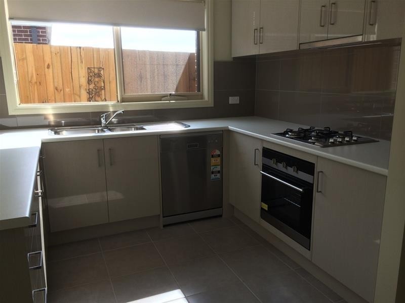 15 Cerise Street, Officer VIC 3809