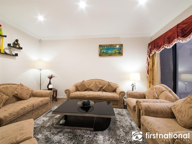 10 Devaney Avenue, Lynbrook VIC 3975