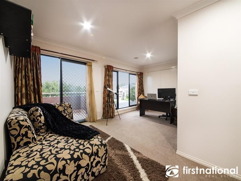 10 Devaney Avenue, Lynbrook VIC 3975