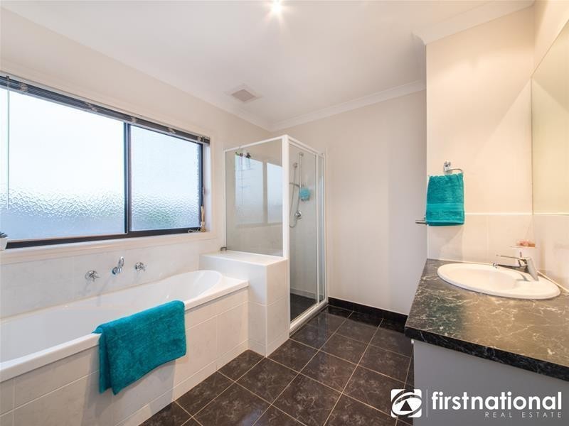10 Devaney Avenue, Lynbrook VIC 3975