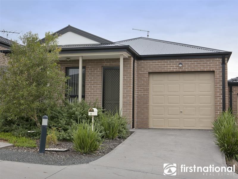 9/103 Army Road, Pakenham VIC 3810